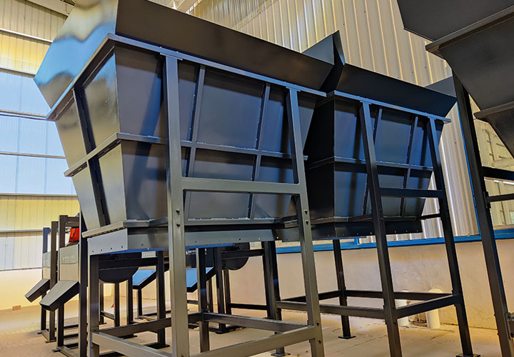 振動給料儲料倉